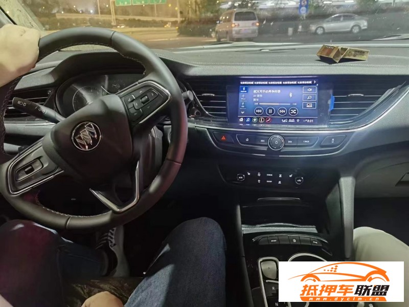  23年別克君威轎車 