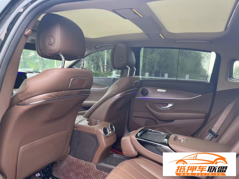  16年奔馳E轎車 