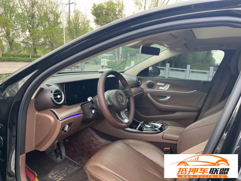  16年奔馳E轎車 
