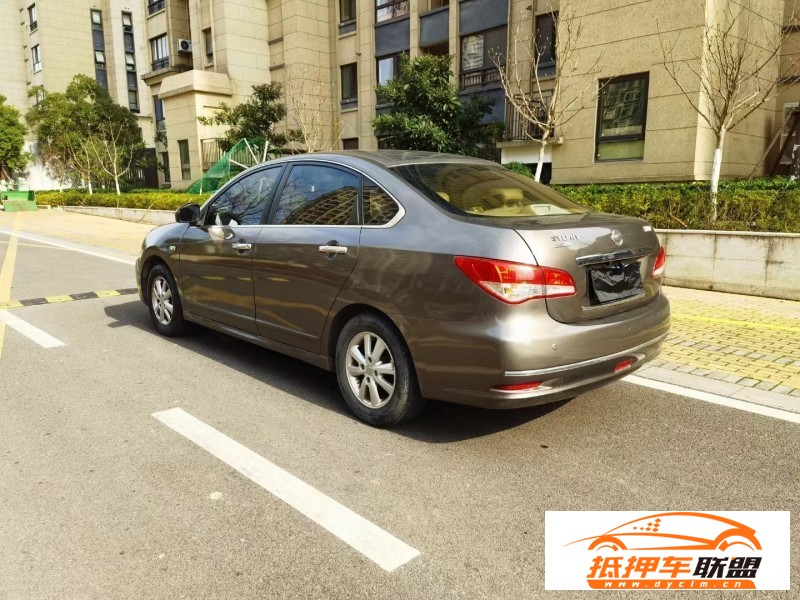  13年日產(chǎn)軒逸轎車 