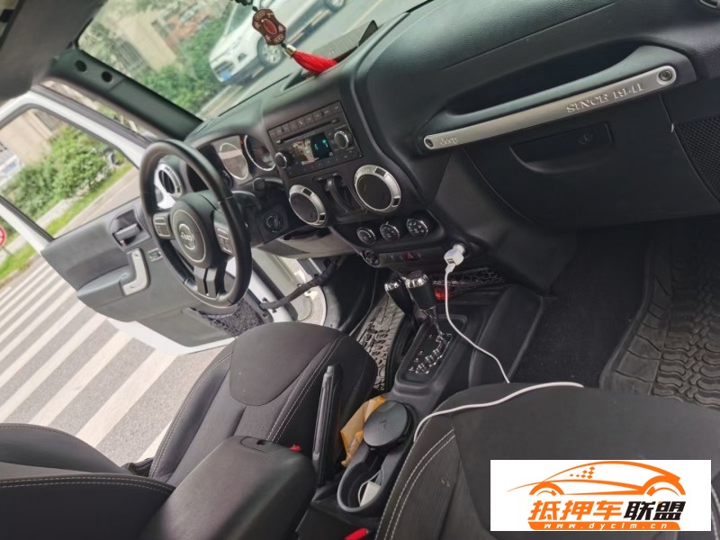  16年Jeep牧馬人轎車 
