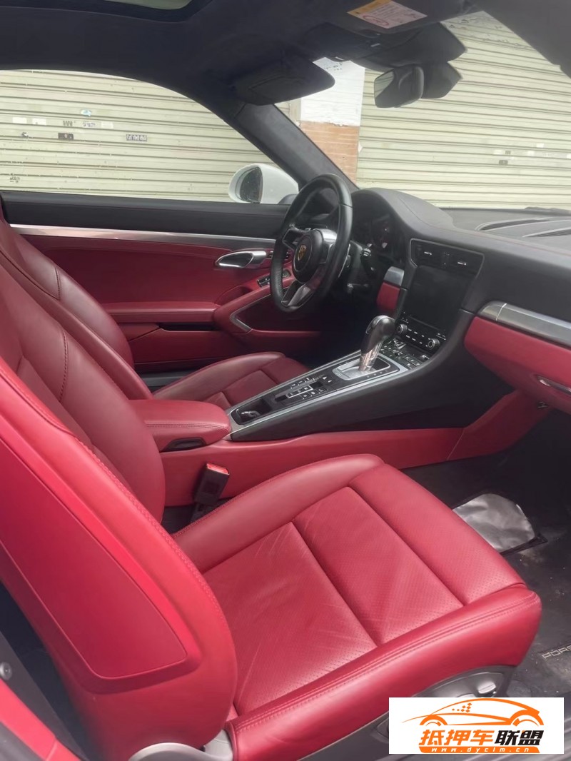  17年保時(shí)捷911轎車 