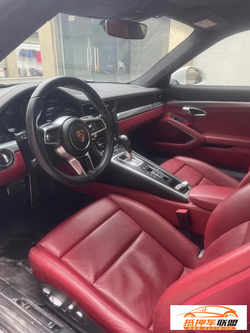  17年保時(shí)捷911轎車 