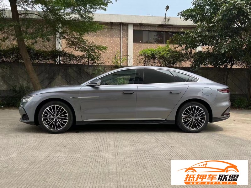  22年比亞迪漢轎車 