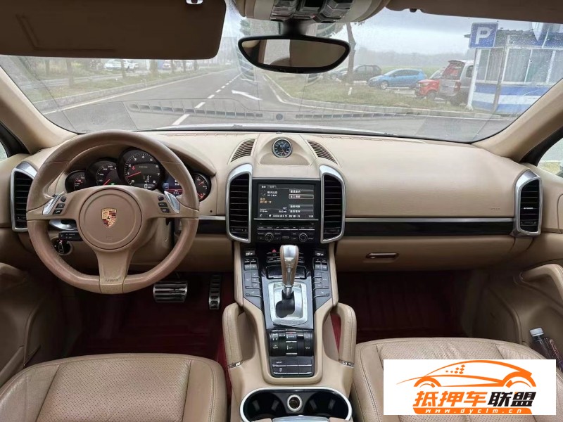  14年保時(shí)捷卡宴SUV 