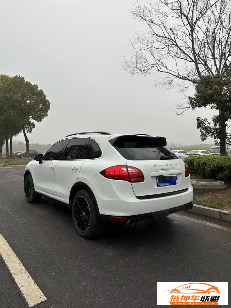  14年保時(shí)捷卡宴SUV 