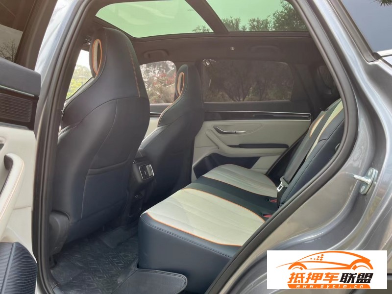  22年比亞迪宋轎車 