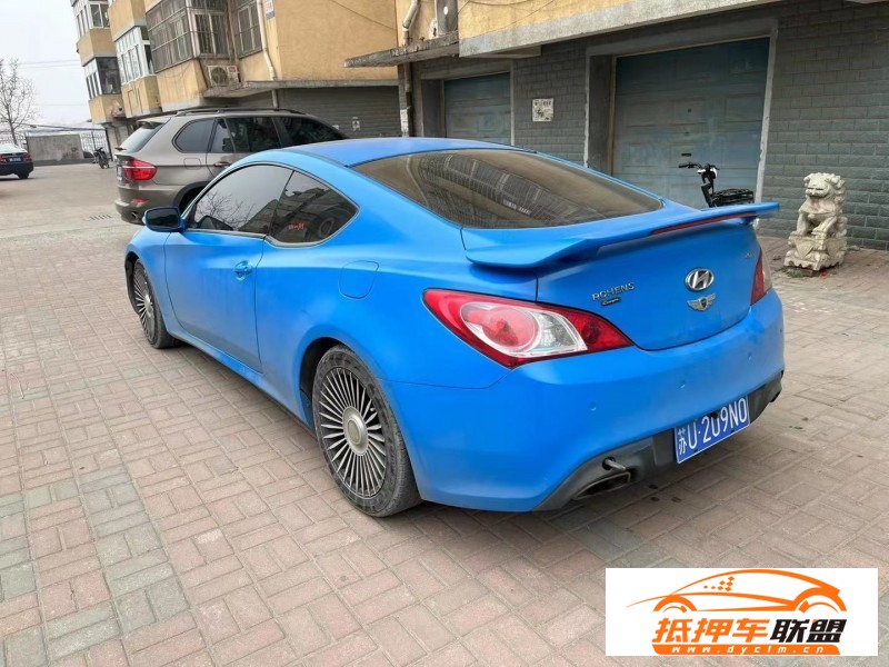 10年現(xiàn)代勞恩斯酷派跑車 
