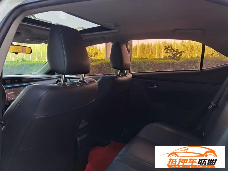  19年豐田雷凌轎車 
