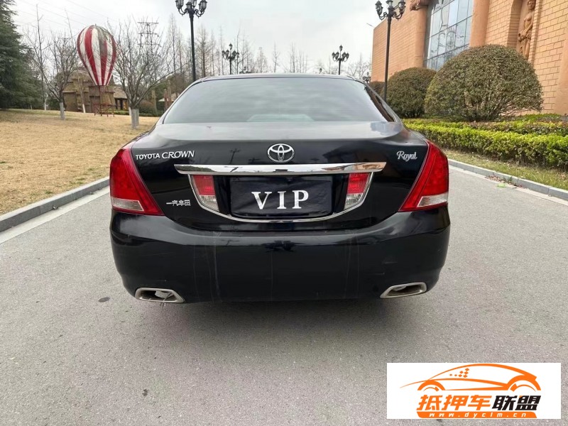  11年豐田皇冠轎車(chē) 