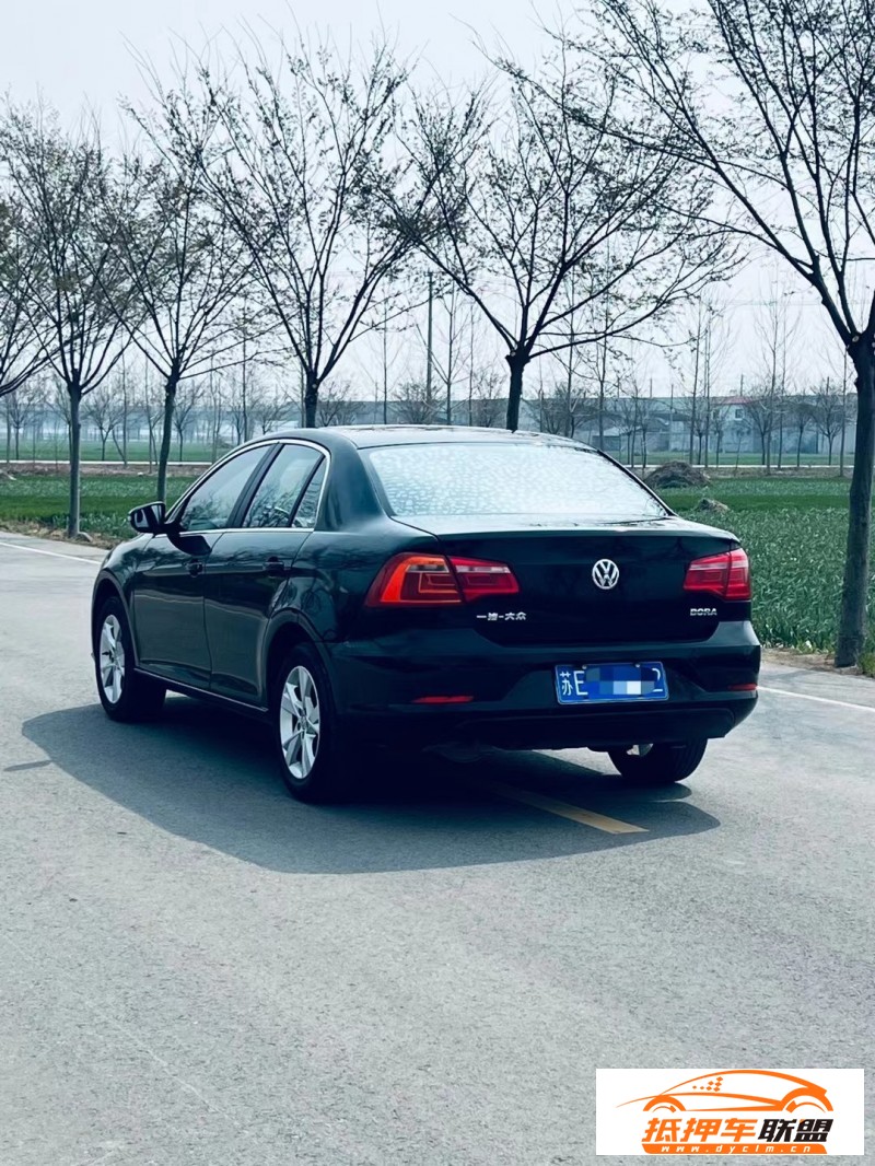  15年大眾寶來轎車 