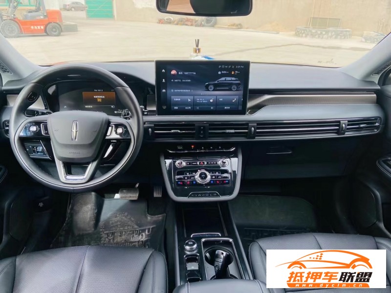  21年林肯冒險家轎車 