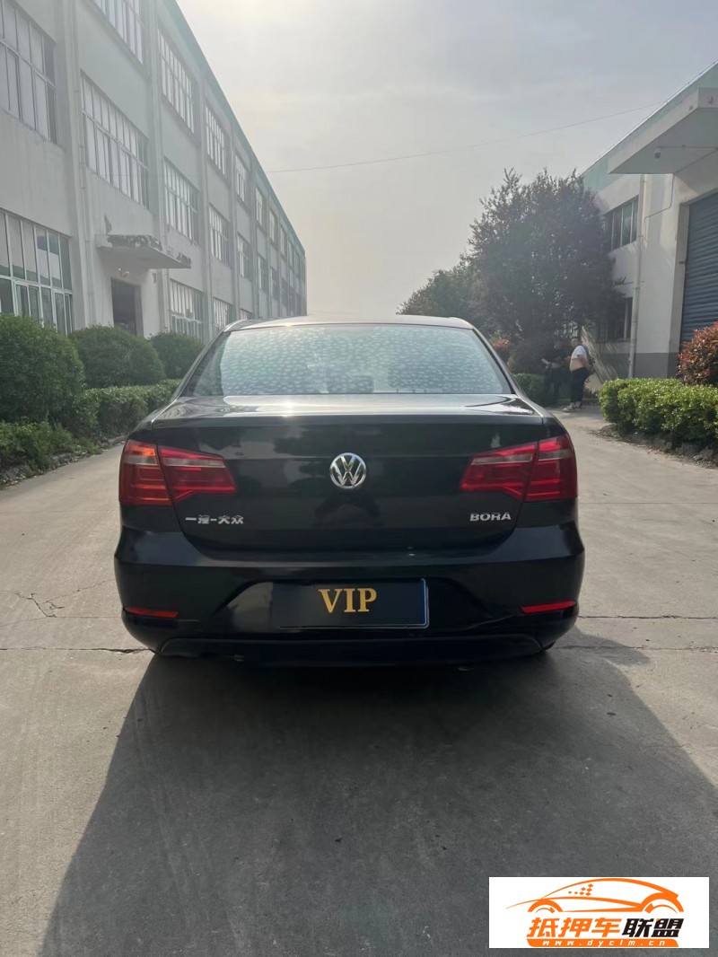  15年大眾寶來轎車 