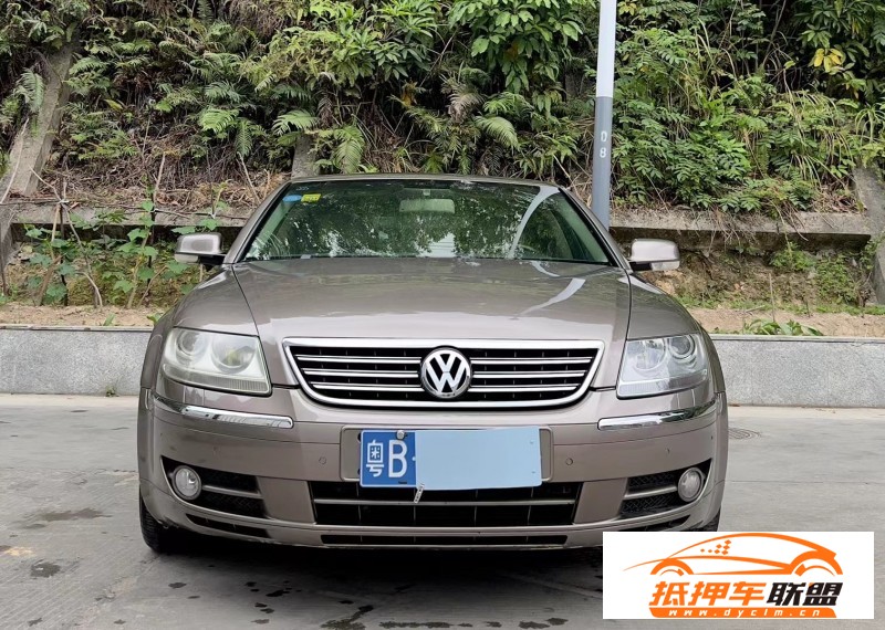  10年大眾輝騰轎車 
