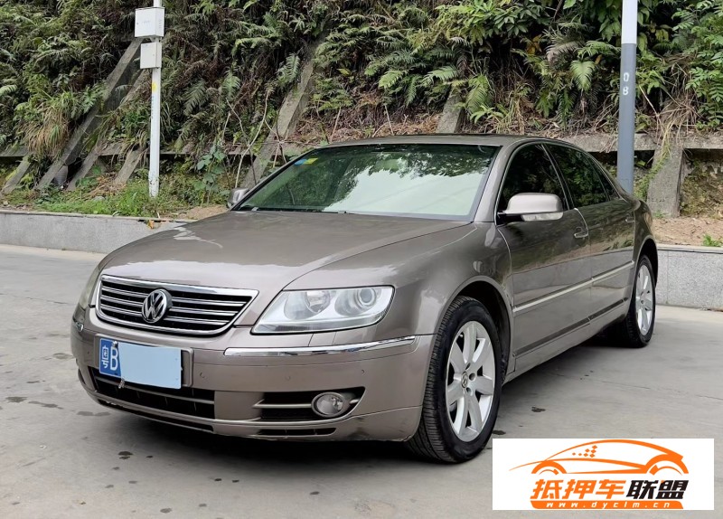  10年大眾輝騰轎車 