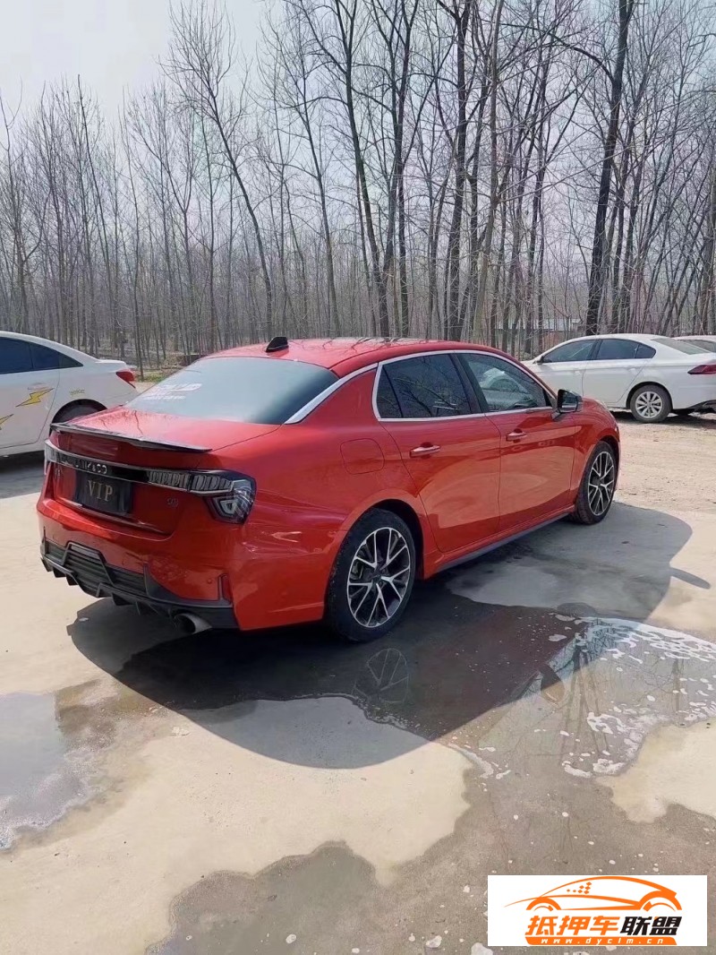  18年領(lǐng)克03轎車 