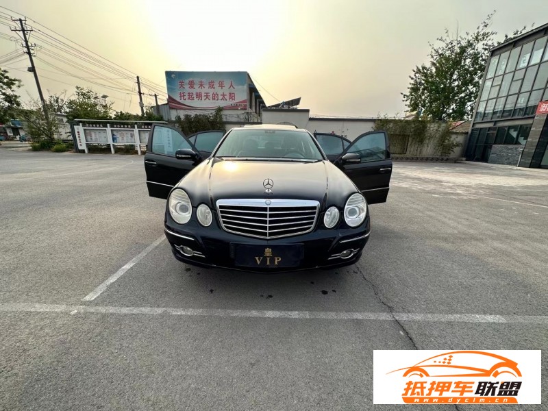  08年奔馳E轎車 