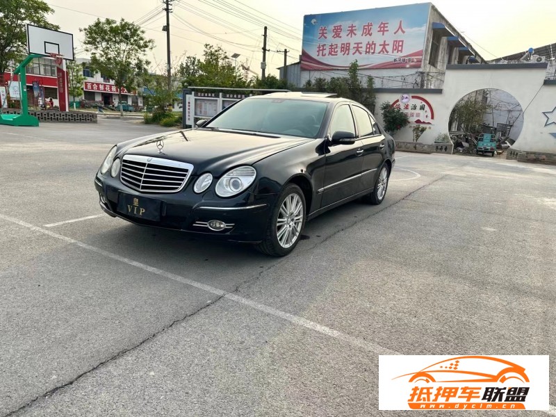  08年奔馳E轎車 