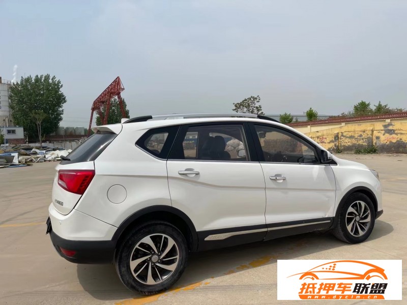  16年寶駿560轎車 
