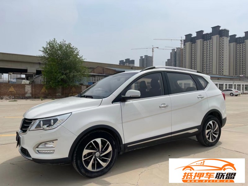  16年寶駿560轎車 