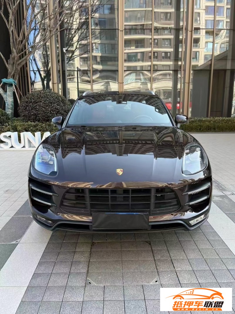  17年保時捷Macan邁凱轎車 