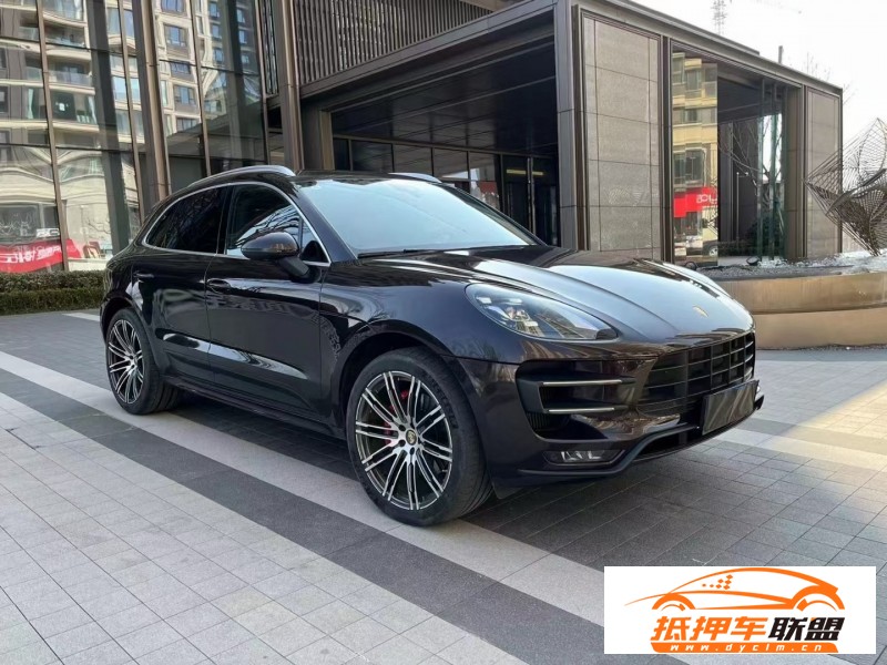  17年保時捷Macan邁凱轎車 