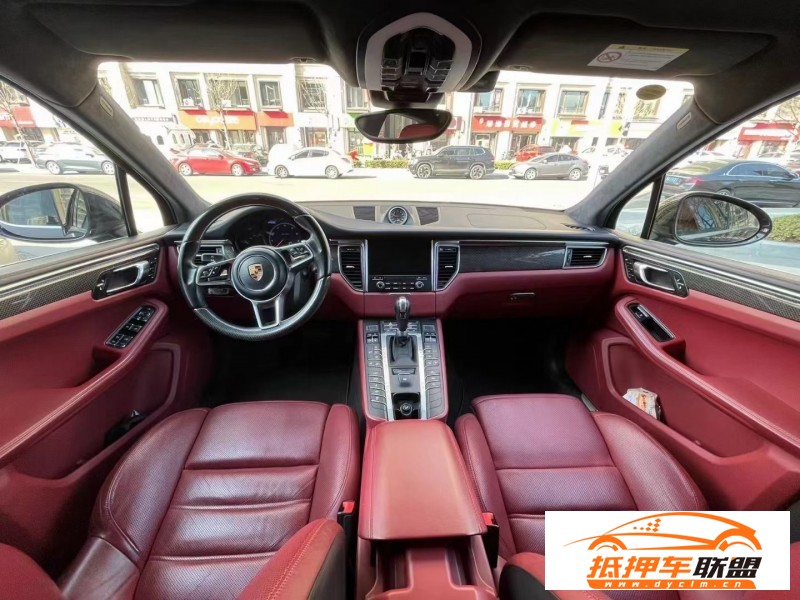  17年保時捷Macan邁凱轎車 