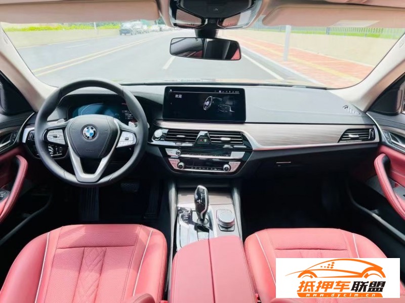  21年寶馬5系轎車 