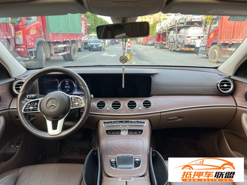  20年奔馳E轎車 