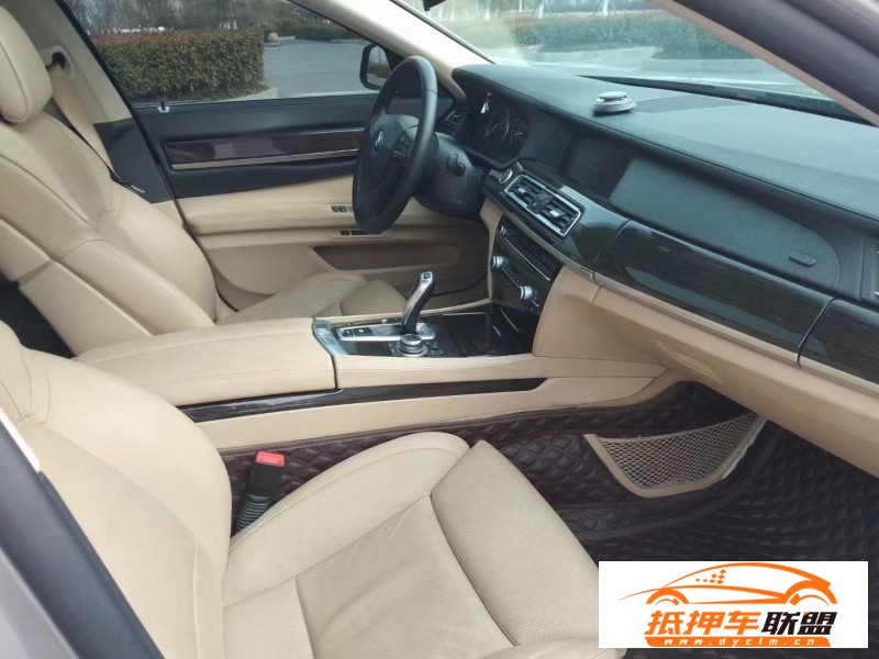  11年寶馬7系轎車 