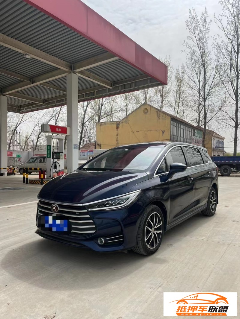  18年比亞迪宋轎車 