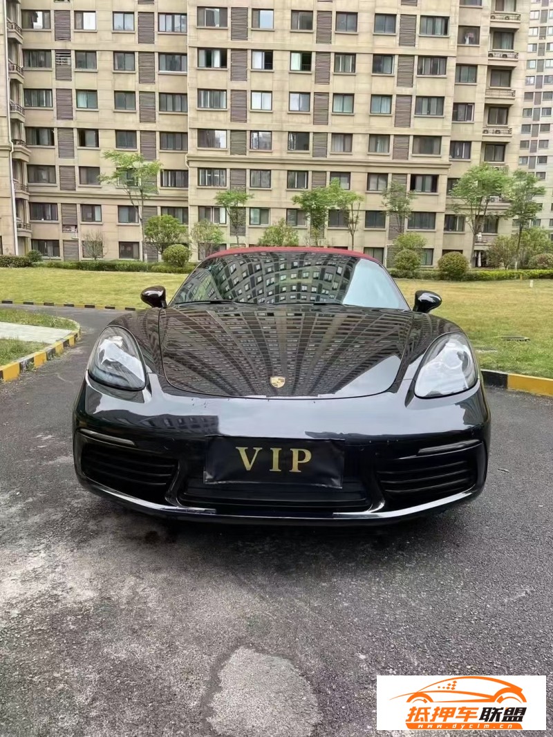  17年保時捷718轎車 