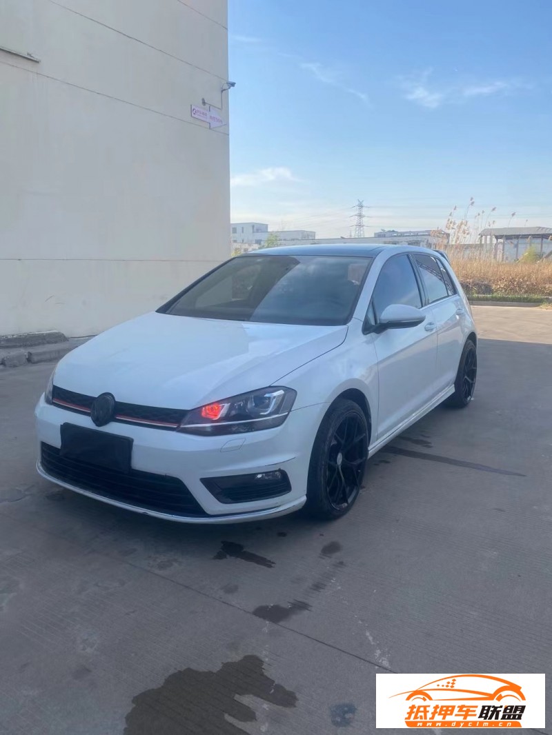  17年大眾高爾夫轎車 