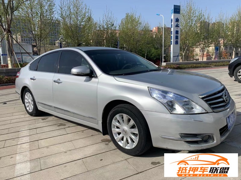  09年日產(chǎn)天籟轎車 