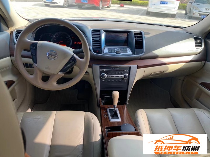  09年日產(chǎn)天籟轎車 