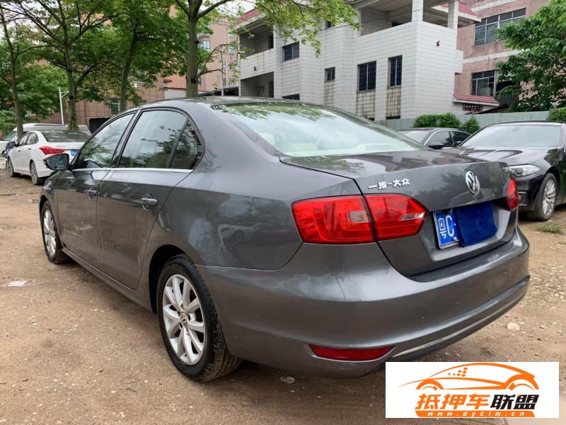  12年大眾速騰轎車 