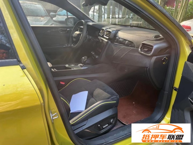  20年領(lǐng)克03轎車 
