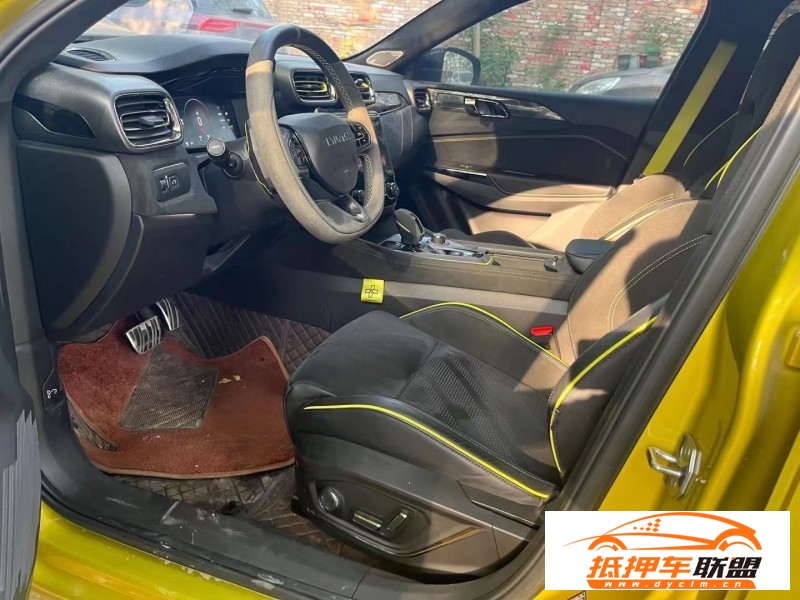  20年領(lǐng)克03轎車 