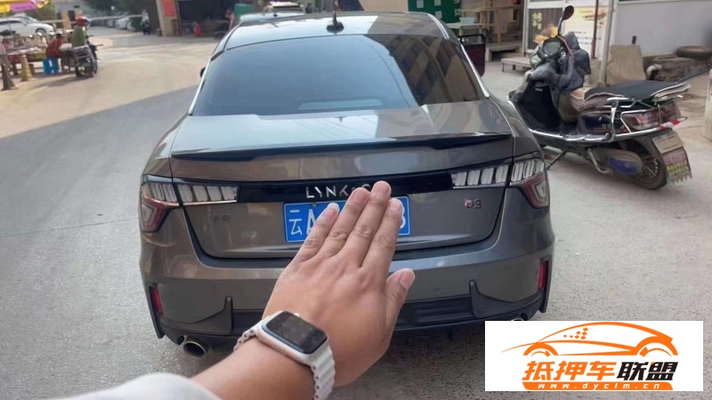 21年領(lǐng)克03轎車 