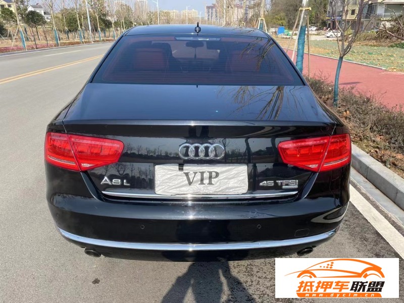  14年奧迪A8轎車 