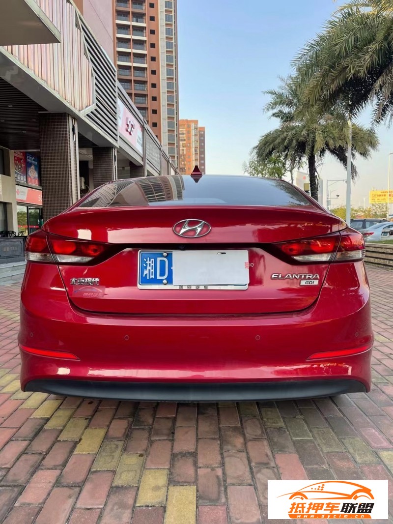  19年現代領動轎車 