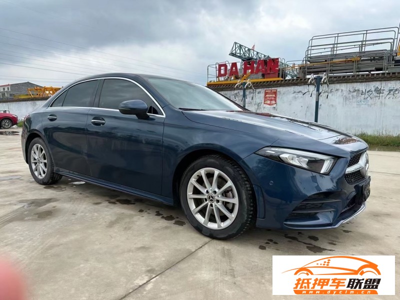  19年奔馳A轎車 