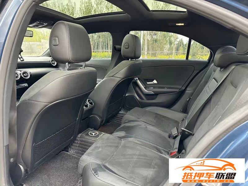  19年奔馳A轎車 