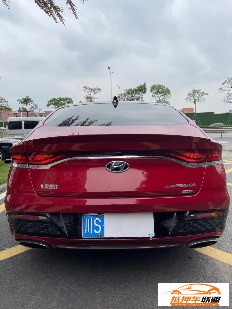  21年現(xiàn)代菲斯塔轎車 
