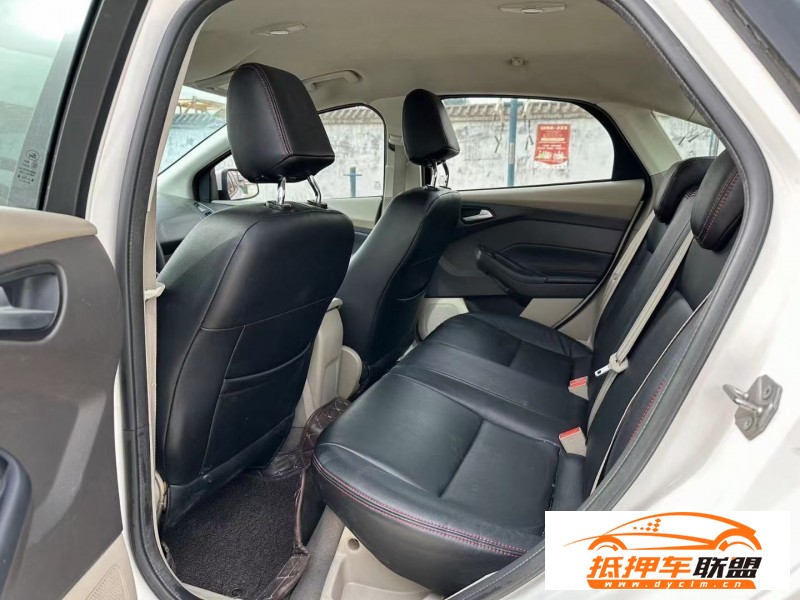  14年福特福克斯轎車 