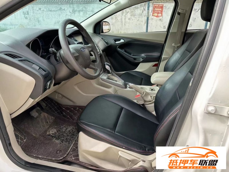  14年福特福克斯轎車 