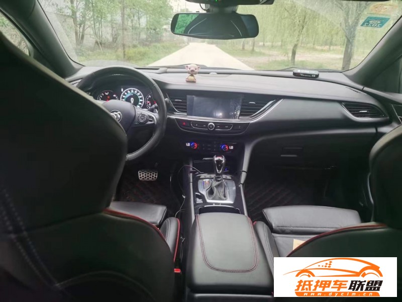  18年別克君威轎車 