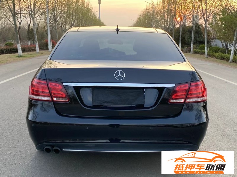  14年奔馳E級轎車 