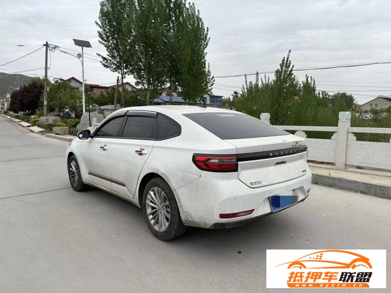  21年寶駿RC5轎車 