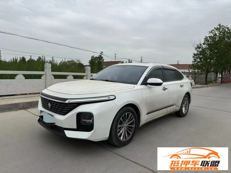  21年寶駿RC5轎車 